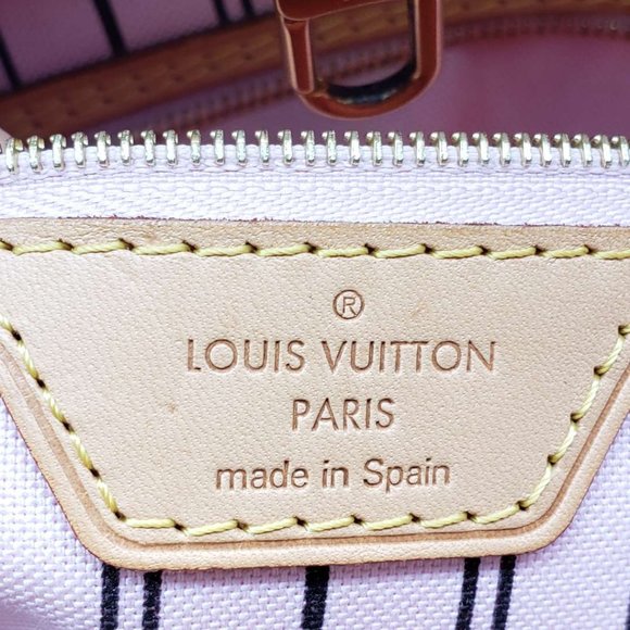 Louis Vuitton Neverfull MM Monogram Tote Bag - Picture 12 of 15